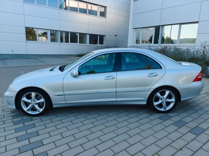 Gebraucht Mercedes C230 Sport 204 PS (150 kW) 2005 Silber Limousine