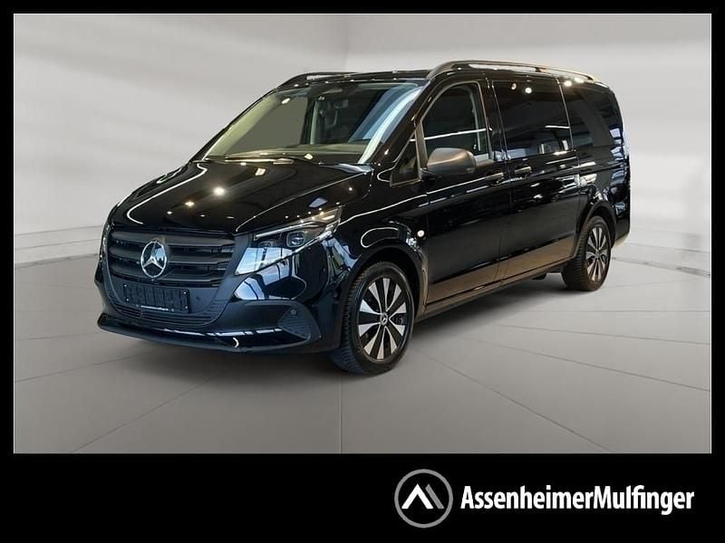 Obsidianschwarz metallic Gebraucht 2024 Mercedes Vito Van | 56.520 € - Bild 1/4