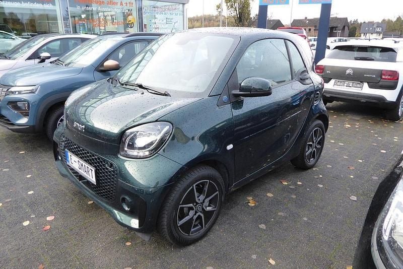Grün Gebraucht 2022 Smart ForTwo Electric Drive Coupé | 11.800 € (Guter Preis) - Bild 1/4