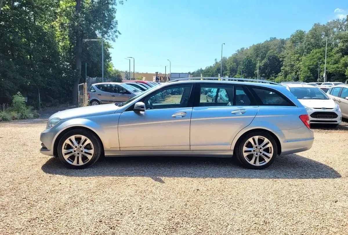 Gebraucht Mercedes C180 156 PS (114 kW) 2013 Diamantsilber  metalliclack Kombi