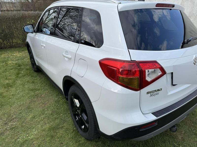 Gebraucht Suzuki Vitara 140 PS (102 kW) 2016 Weiß SUV