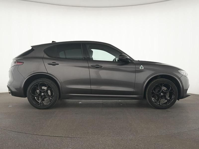 Gebraucht Alfa Romeo Stelvio Quadrifoglio 510 PS (375 kW) 2022 Grigio vesuvio SUV