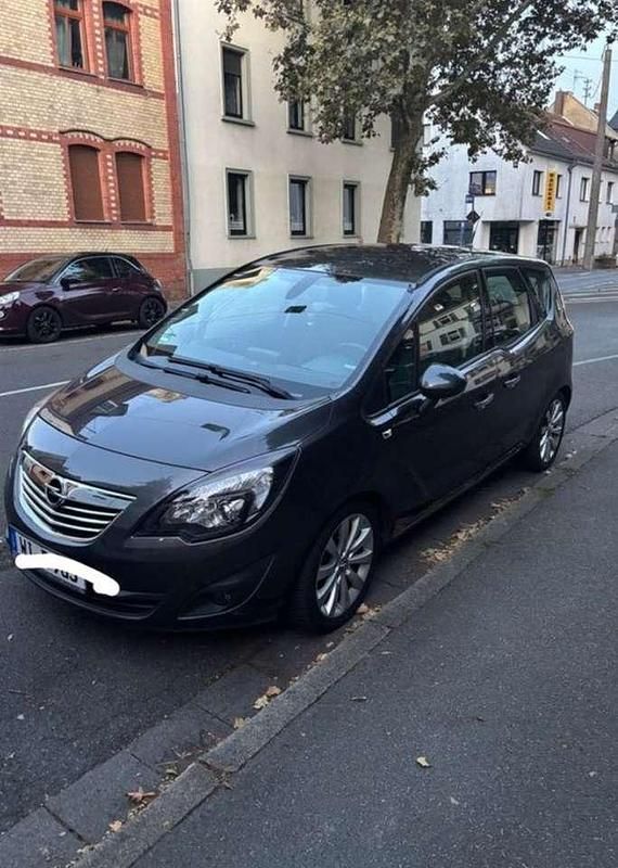 Gebraucht Opel Meriva Design Edition 101 PS (74 kW) 2011 Van / Kleinbus