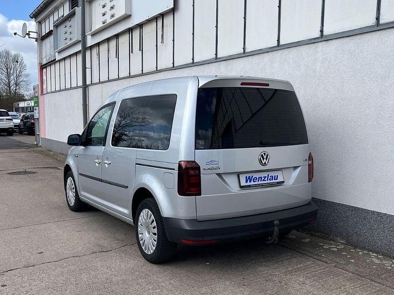 Gebraucht VW Caddy Comfortline 150 PS (110 kW) 2018 Silber Van / Kleinbus