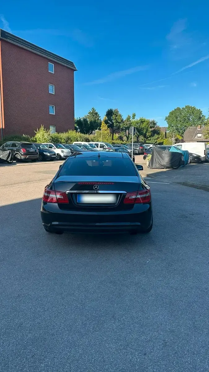 Gebraucht Mercedes E350 265 PS (194 kW) 2011 Schwarz Coupé