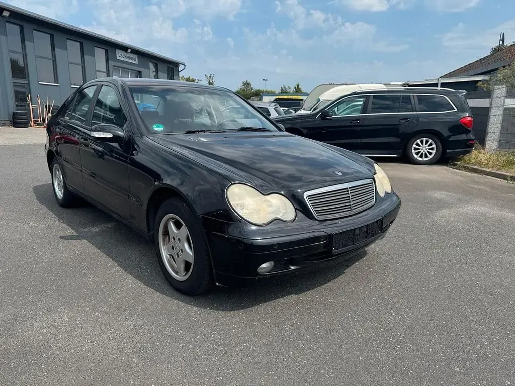 Gebraucht Mercedes C200 163 PS (119 kW) 2004 Schwarz Limousine