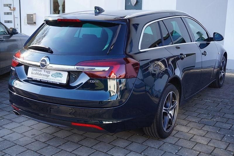 Gebraucht Opel Insignia 170 PS (125 kW) 2017 Smaragd gruen (mi) Kombi