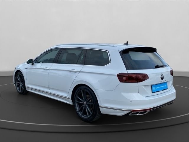 Gebraucht VW Passat Elegance 150 PS (110 kW) 2023 Weiß Kombi