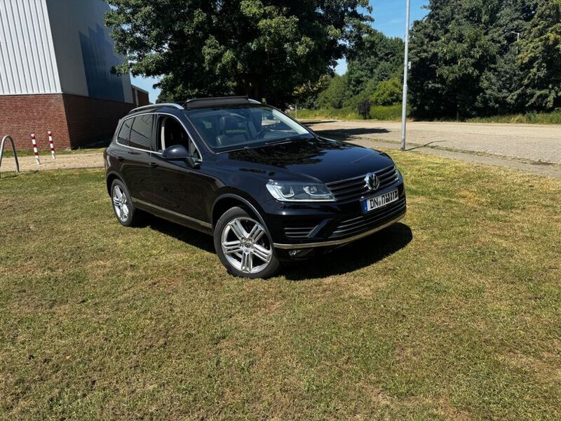 Schwarz Gebraucht 2015 VW Touareg Exclusive SUV | 22.800 € (Fairer Preis) - Bild 1/4