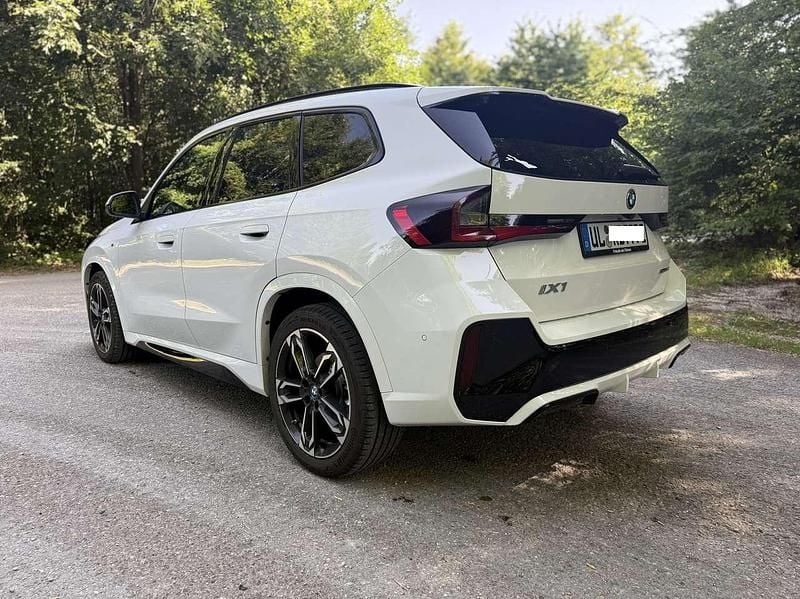Gebraucht BMW iX1 M Sport 150 kW (204 PS) 2025 Weiß SUV