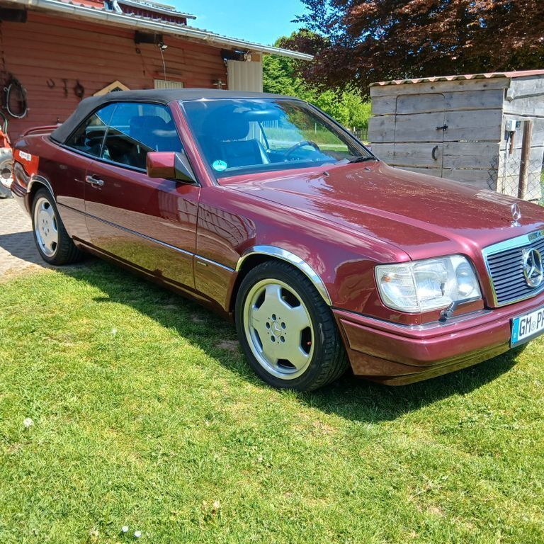 Rot Gebraucht 1997 Mercedes 220 Edition Cabrio | 21.900 € (Fairer Preis) - Bild 1/4
