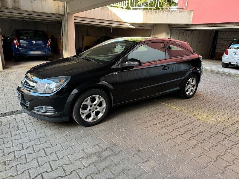 Gebraucht Opel Astra GTC 140 PS (102 kW) 2006 Schwarz Kleinwagen