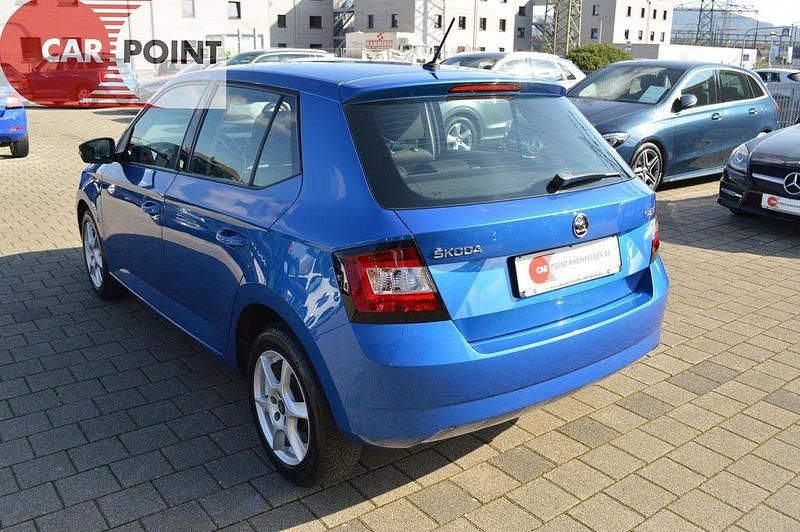 Gebraucht Skoda Fabia 60 PS (44 kW) 2018 Raceblau metallic Kleinwagen