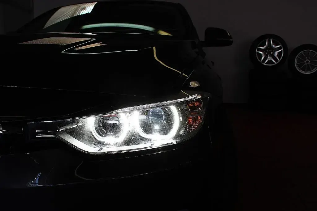 Gebraucht BMW 335 Comfort Edition 306 PS (225 kW) 2012 Havanna Limousine