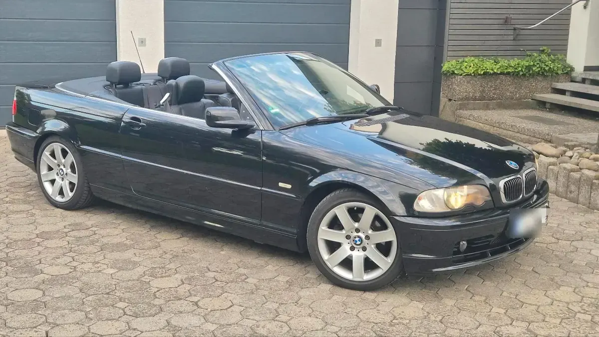 Gebraucht BMW 320 Cabriolet 170 PS (125 kW) 2001 Schwarz Cabrio