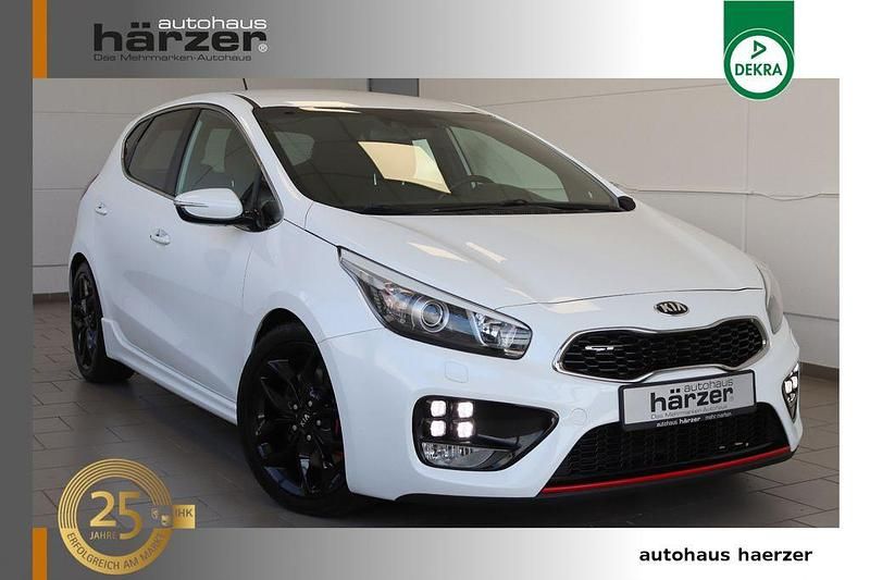 Weiß Gebraucht 2017 Kia Ceed GT-Track Limousine | 13.990 € (Fairer Preis) - Bild 1/4