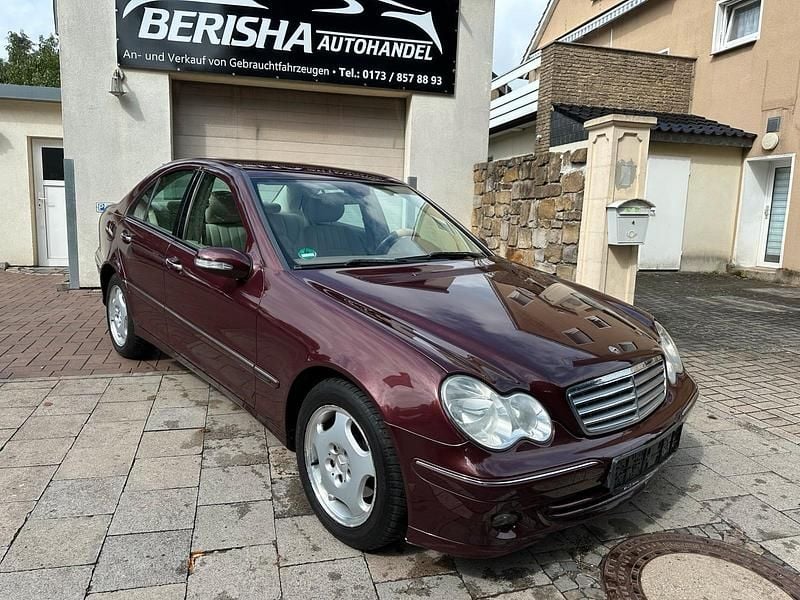 Rot Gebraucht 2006 Mercedes C180 Limousine | 2.350 € (Guter Preis) - Bild 1/4