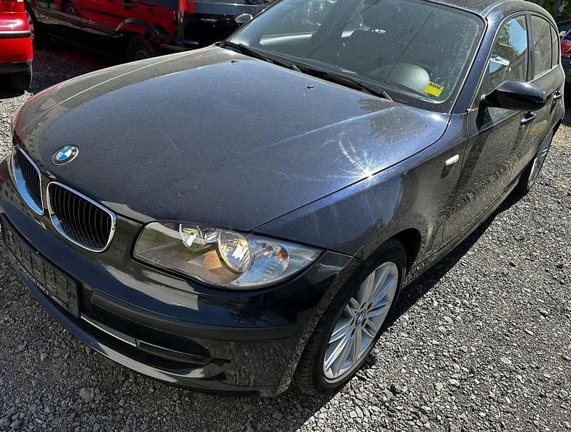 Blau Gebraucht 2009 BMW 116 Kleinwagen | 1.450 € (Guter Preis) - Bild 1/4
