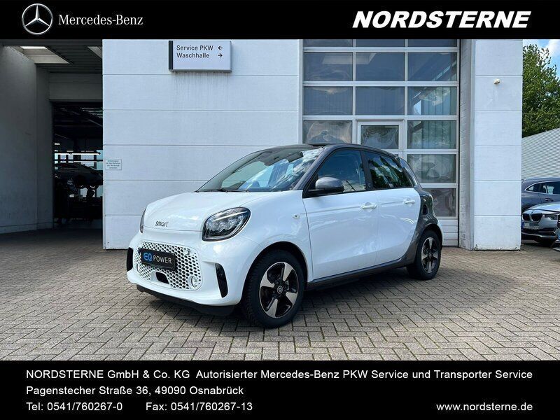 Weiß Gebraucht 2021 Smart ForFour Electric Drive Exclusive Limousine | 14.888 € (Teuer) - Bild 1/4