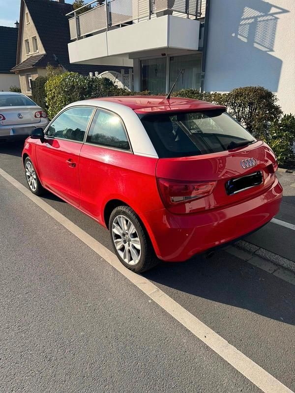 Gebraucht Audi A1 86 PS (63 kW) 2010 Rot Kleinwagen