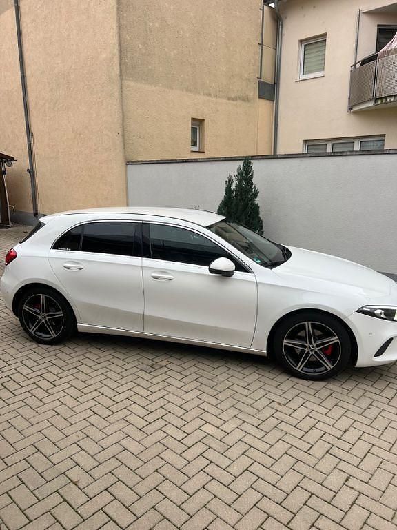 Gebraucht Mercedes A200 150 PS (110 kW) 2020 Weiß Limousine