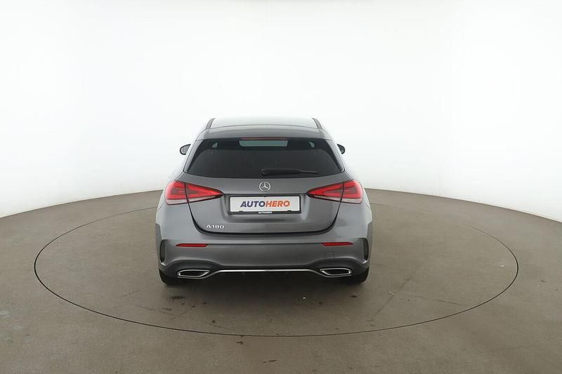 Gebraucht Mercedes A180 AMG line 136 PS (100 kW) 2022 Grau Limousine