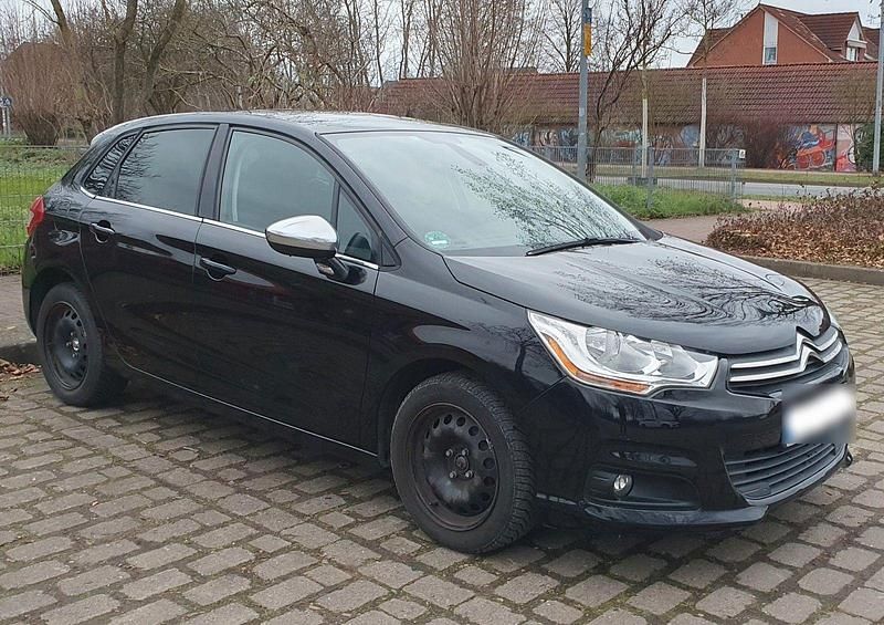 Gebraucht Citroën C4 SELECTION 114 PS (83 kW) 2014 Schwarz Limousine