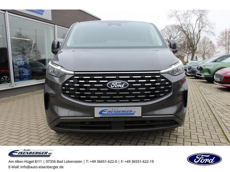 Neu Ford Tourneo Titanium 170 PS (125 kW) 2025 Magneticgrau (metallic) Van / Kleinbus
