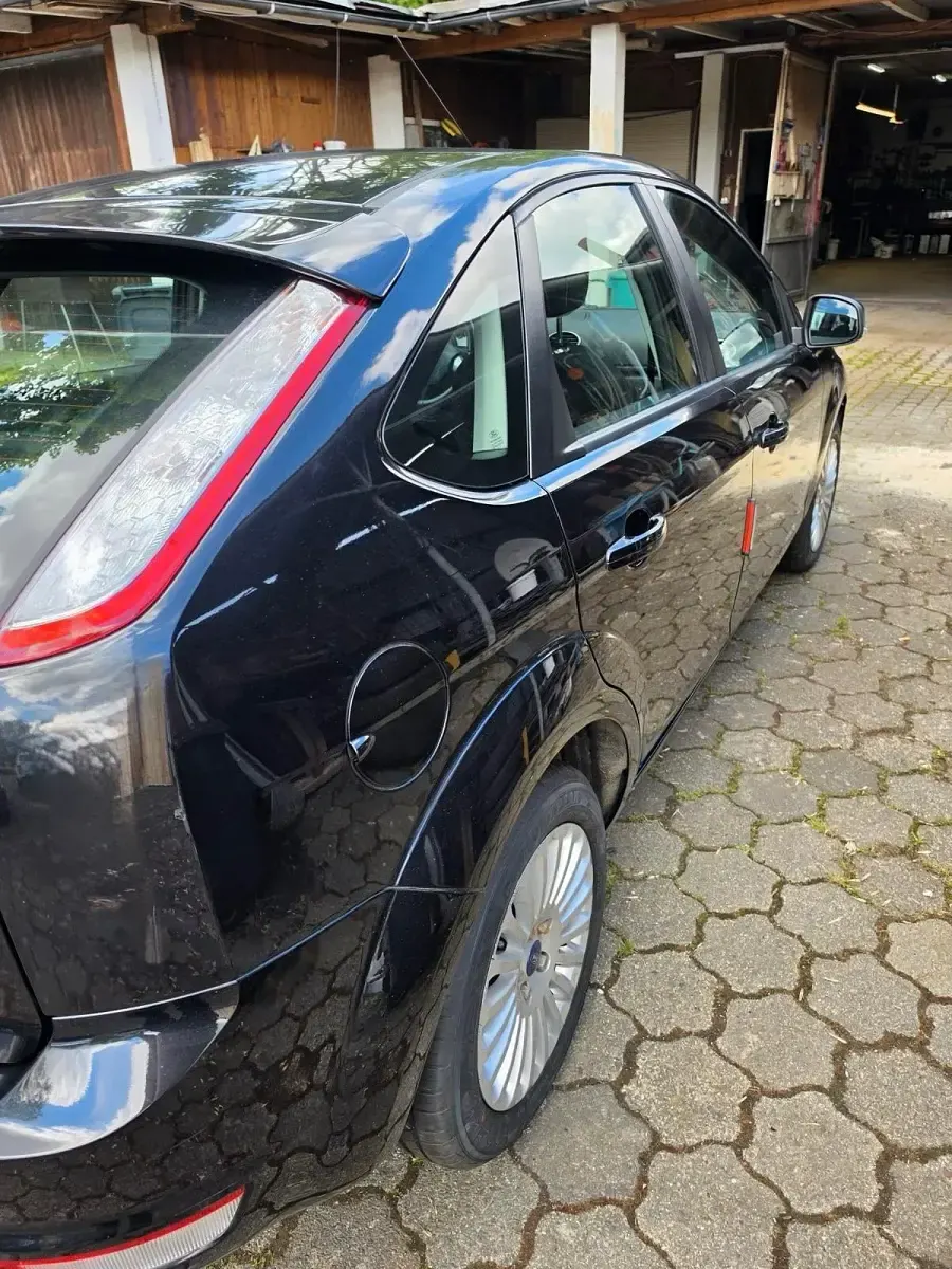 Gebraucht Ford Focus Titanium 116 PS (85 kW) 2009 Schwarz Limousine