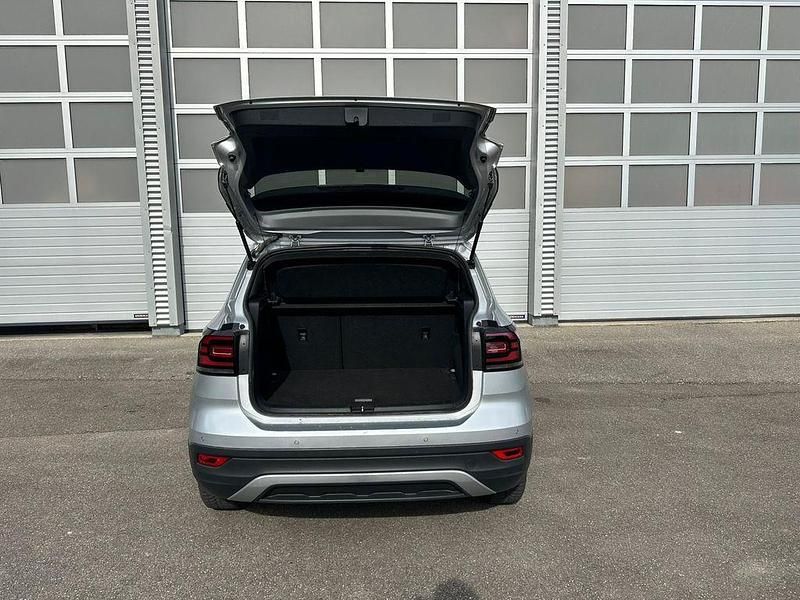 Gebraucht VW T-Cross Life 110 PS (80 kW) 2023 Reflexsilber metallic SUV