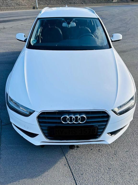 Gebraucht Audi A4 Attraction 136 PS (100 kW) 2014 Weiß Kombi