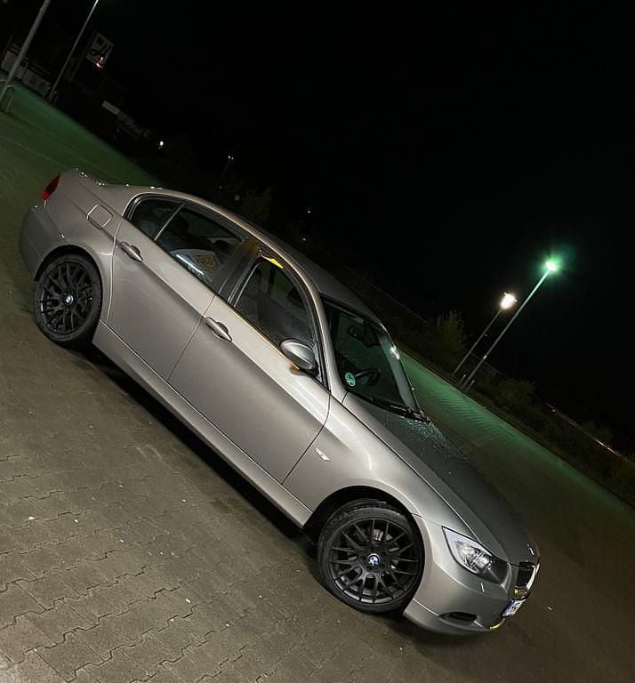 Andere farben Gebraucht 2007 BMW 320 Limousine | 4.500 € (Guter Preis) - Bild 1/4