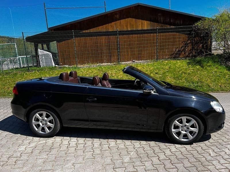 Second-hand VW Eos Edition 122 CP (89 kW) 2009 Negru Cabrio