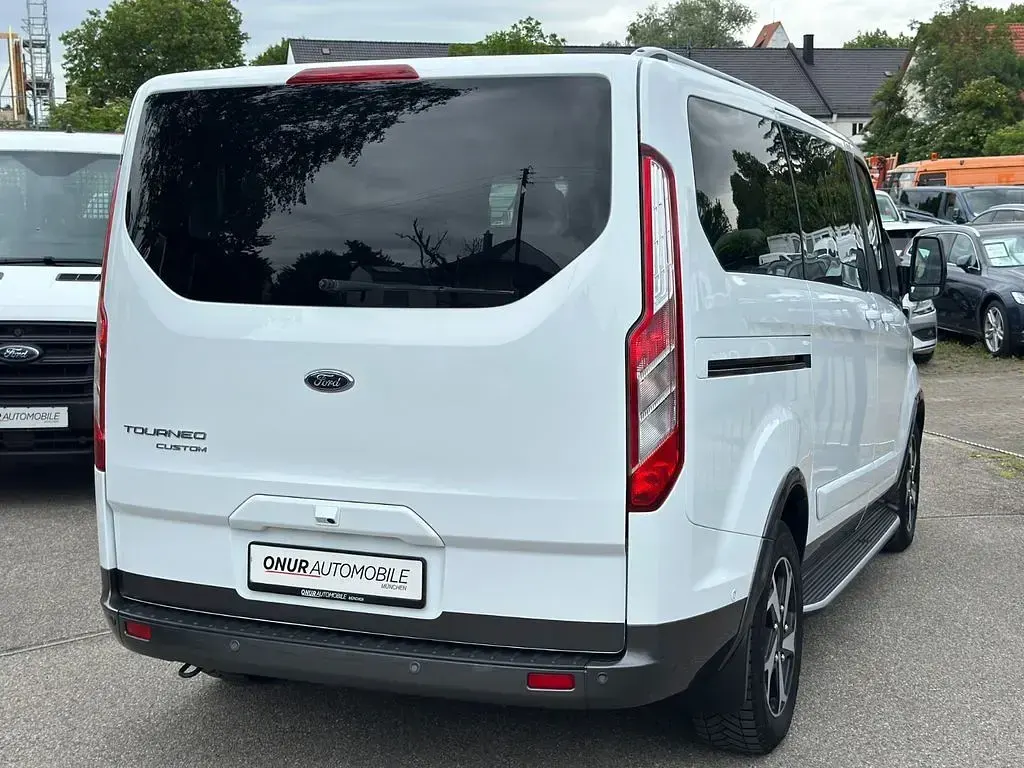 Gebraucht Ford Tourneo Active 150 PS (110 kW) 2023 Weiß Van / Kleinbus