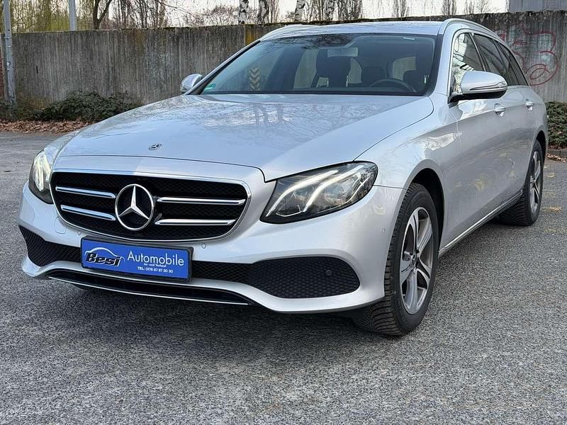 Gebraucht Mercedes E220 Avantgarde 194 PS (142 kW) 2019 Iridiumsilber  metalliclack Kombi