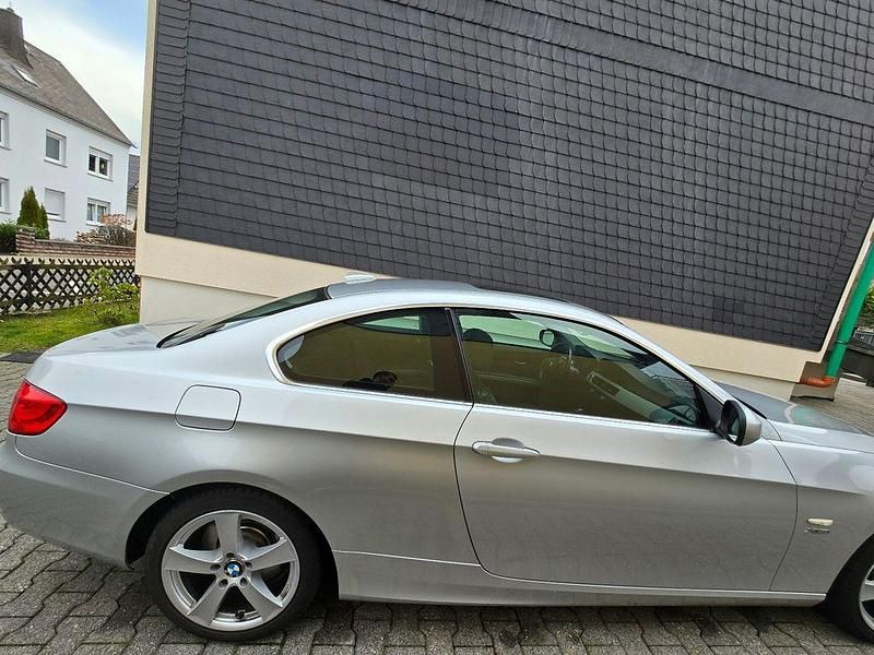 Gebraucht BMW 330 272 PS (200 kW) 2013 Silber Coupé