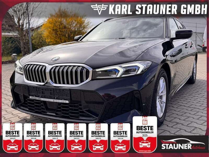 Black sapphire metallic (metallic) Gebraucht 2023 BMW 320 M Sport Kombi | 38.480 € (Fairer Preis) - Bild 1/2