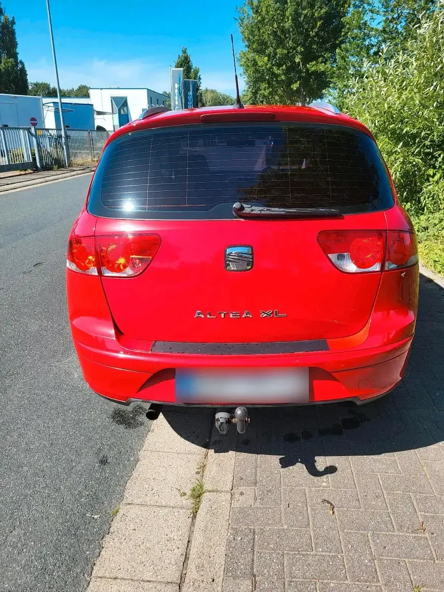 Gebraucht Seat Altea 105 PS (77 kW) 2009 Rot Van / Kleinbus