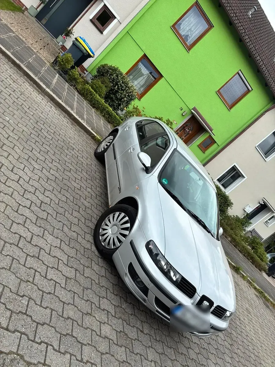 Używany Seat Leon 74 KM (54 kW) 2004 Srebrny Hatchback