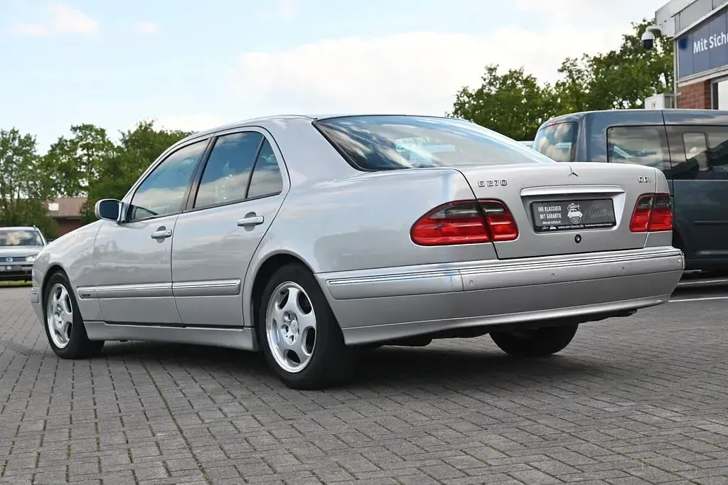 Gebraucht Mercedes E270 170 PS (125 kW) 2001 Silber Limousine