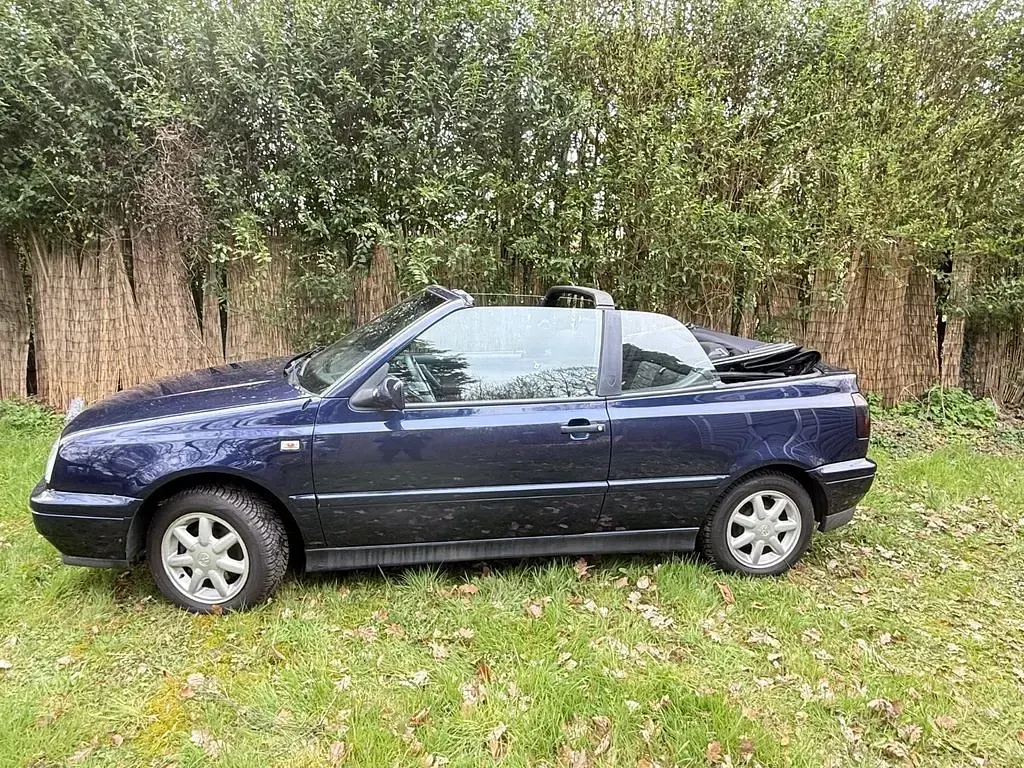 Gebraucht VW Golf Cabriolet 90 PS (66 kW) 1997 Blau Cabrio