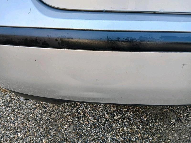 Gebraucht Ford Mondeo 81 PS (59 kW) 2001 Silber Limousine