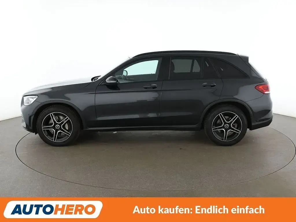 Gebraucht Mercedes GLC200 AMG line 211 PS (155 kW) 2020 Grau SUV