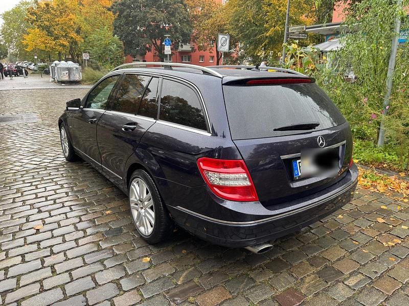 Gebraucht Mercedes C220 170 PS (125 kW) 2010 Blau Kombi