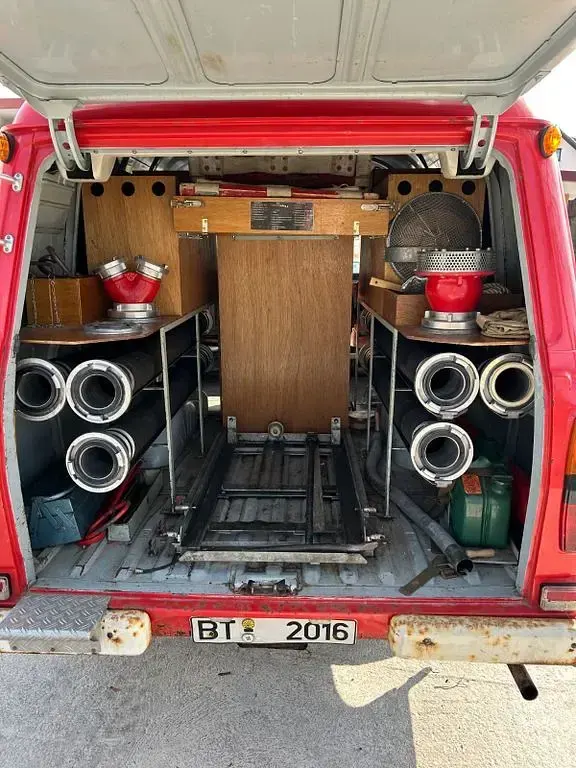Używany Ford Transit 77 KM (56 kW) 1979 Czerwony Minivan