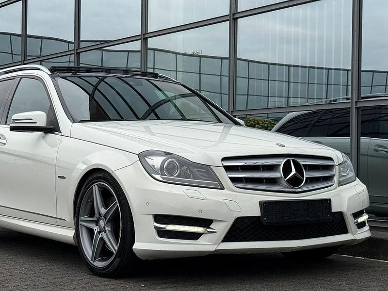 Weiß Gebraucht 2011 Mercedes C250 AMG Kombi | 13.990 € (Etwas zu teuer) - Bild 1/4