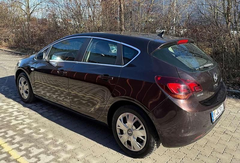 Gebraucht Opel Astra Exklusiv 110 PS (80 kW) 2014 Limousine