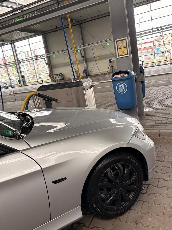 Gebraucht BMW 318 139 PS (102 kW) 2007 Grau Kombi