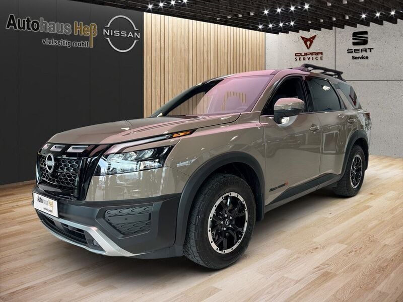 Baja Neu 2024 Nissan Pathfinder SUV | 62.890 € - Bild 1/4