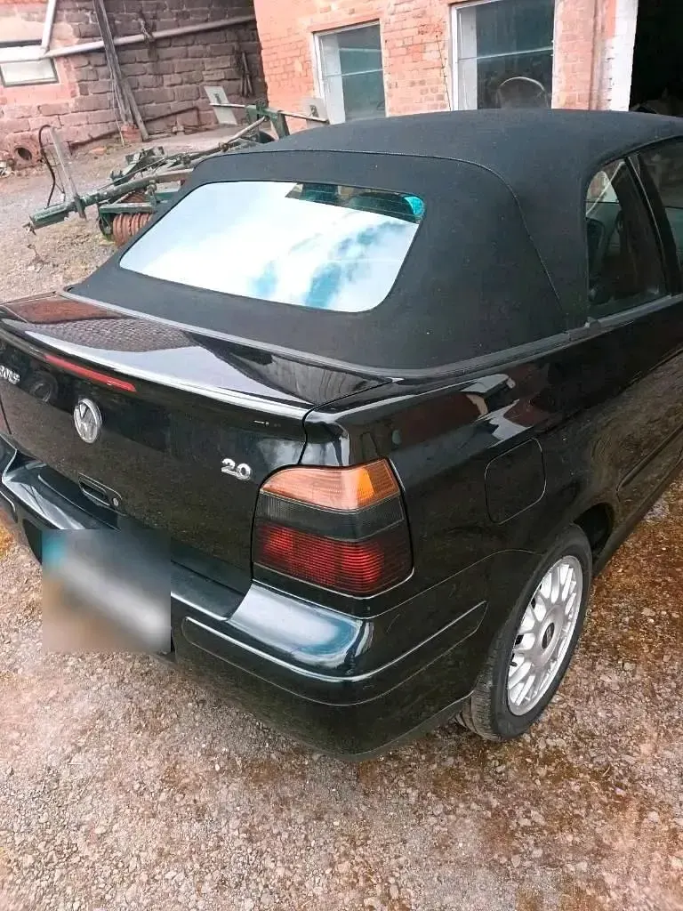 Gebraucht VW Golf 116 PS (85 kW) 2001 Schwarz Cabrio